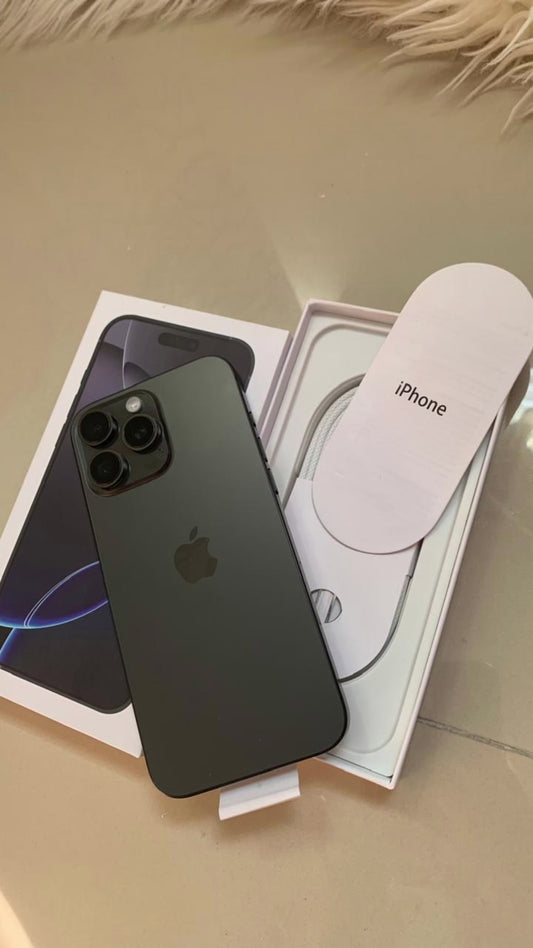 iPhone 16 Pro Max 256 GB – Usado 9.8/10 con Caja y Accesorios